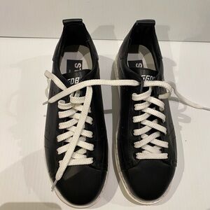 Golden goose starter Black Sneakers with White Laces